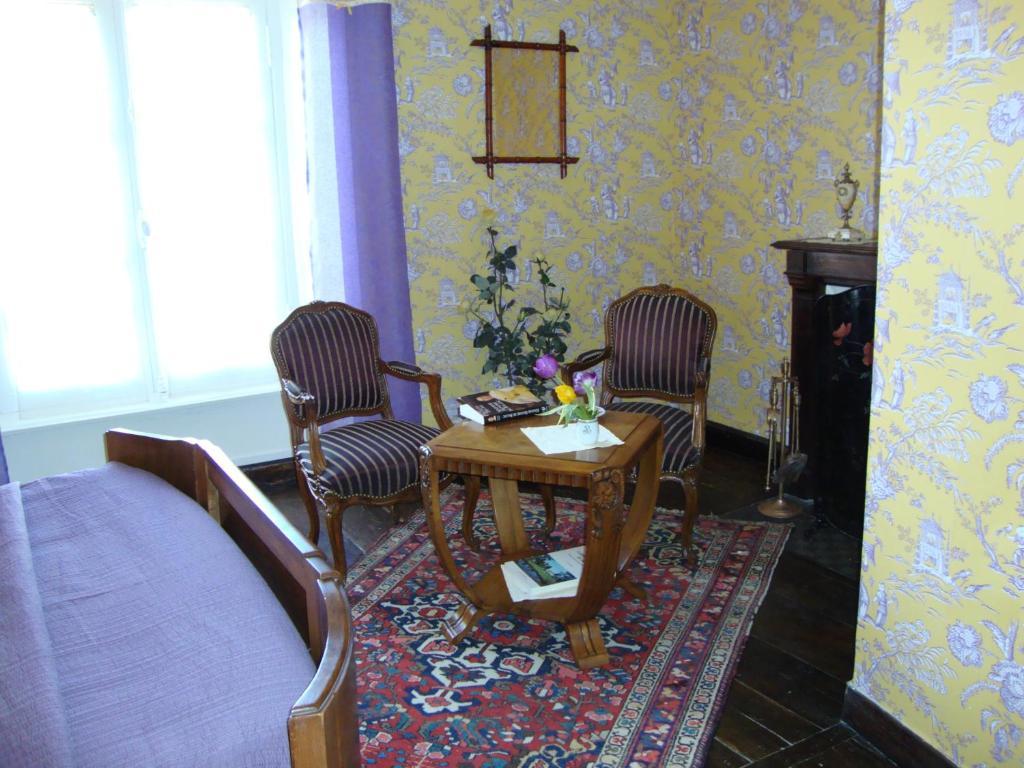 Domaine De La Dame De Lauriere Bed and Breakfast Solignac Kamer foto